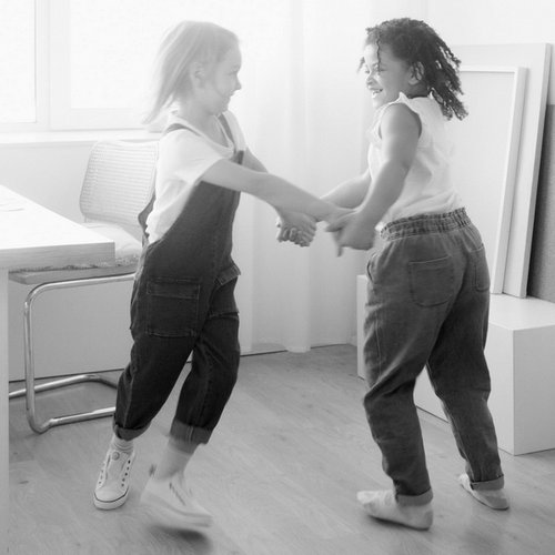 Mädchen tanzend