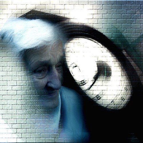 Werbebild Pfelegeversicherung