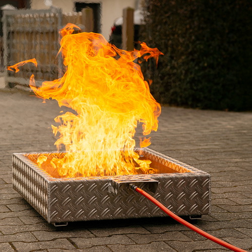 Übungsfeuer - Brandbekämpfung